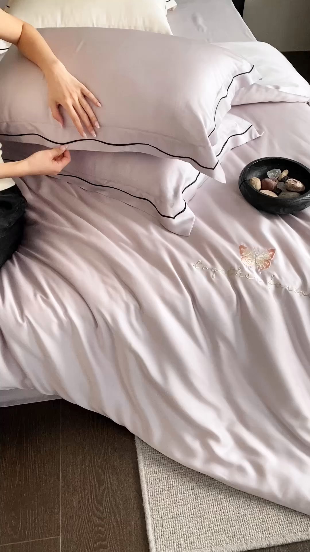 91家纺网 家纺一手货源 找家纺 FORTWO家纺原创设计（FOR TWO家纺） 2026新款兰精天丝绣花四件套 秘境-紫