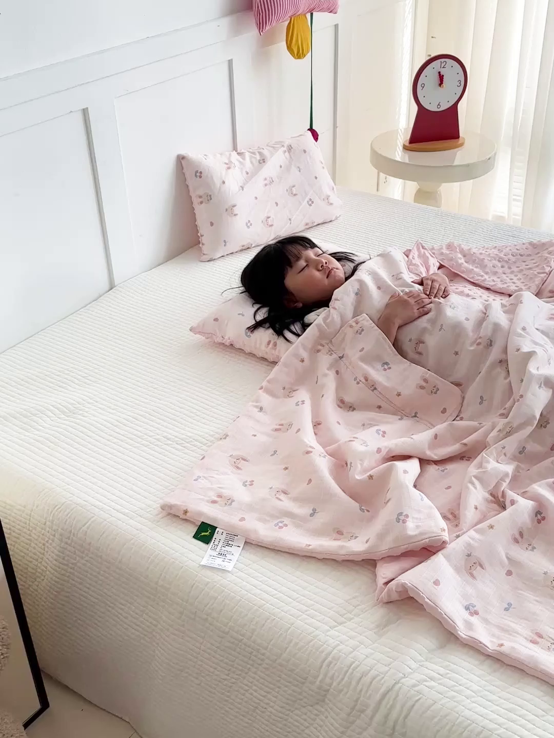 91家纺网 家纺一手货源 找家纺 十九色 2026春夏新款全棉华夫格纱布凉感防踢被拥抱被夏被夏凉被空调被 兔耳朵