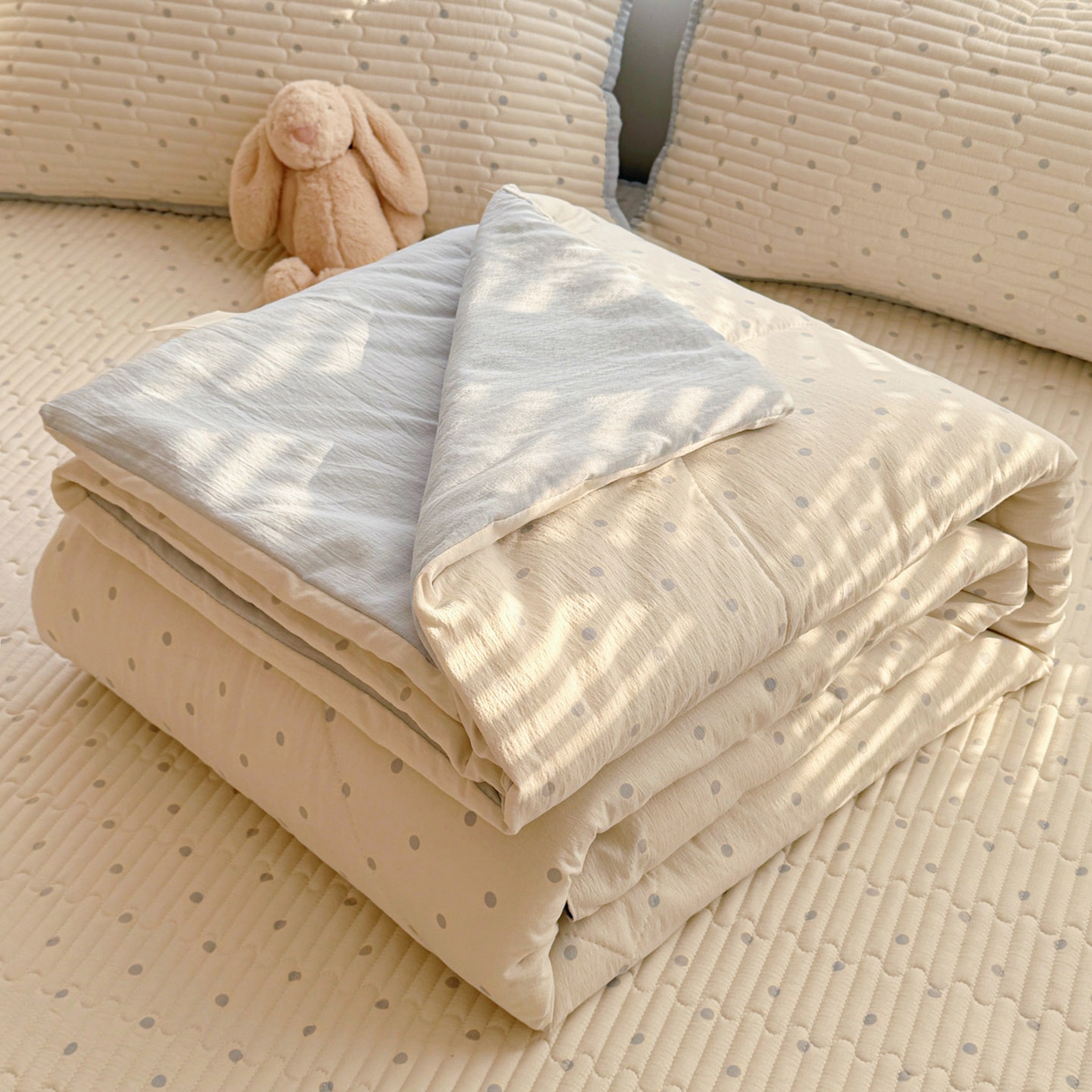 91家纺网 家纺一手货源 找家纺 （总）玉海棠家纺 2026新款A类云感双层纱7A抗菌夏被夏凉被空调被四件套