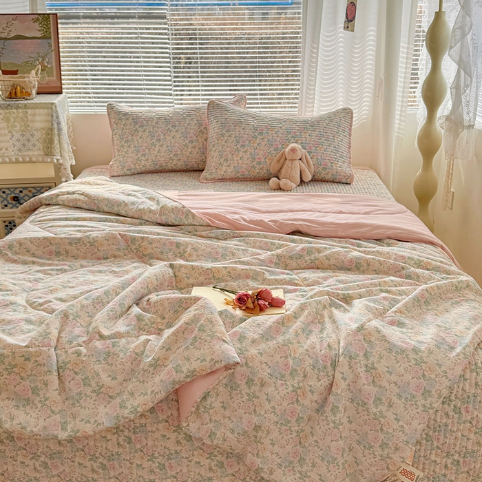 91家纺网 家纺一手货源 找家纺 玉海棠家纺 2026新款A类云感双层纱7A抗菌夏被夏凉被空调被四件套 繁华里