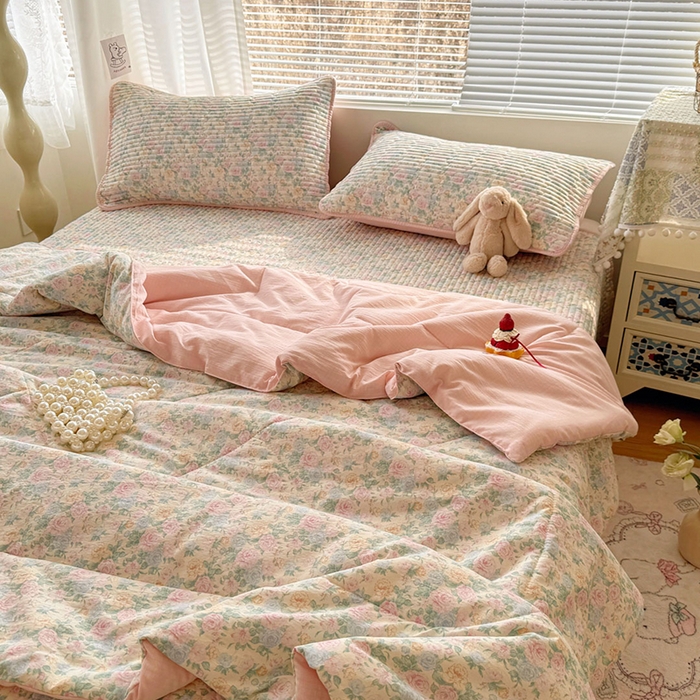 91家纺网 家纺一手货源 找家纺 玉海棠家纺 2026新款A类云感双层纱7A抗菌夏被夏凉被空调被四件套 繁华里