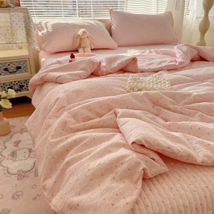 91家纺网 家纺一手货源 找家纺 玉海棠家纺 2026新款A类云感双层纱7A抗菌夏被夏凉被空调被四件套 粉波点