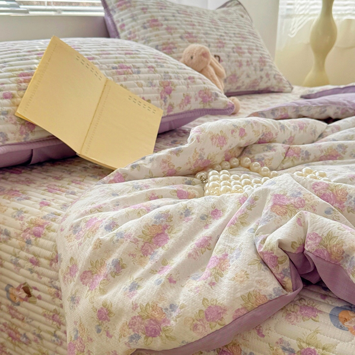 91家纺网 家纺一手货源 找家纺 玉海棠家纺 2026新款A类云感双层纱7A抗菌夏被夏凉被空调被四件套 花园女孩