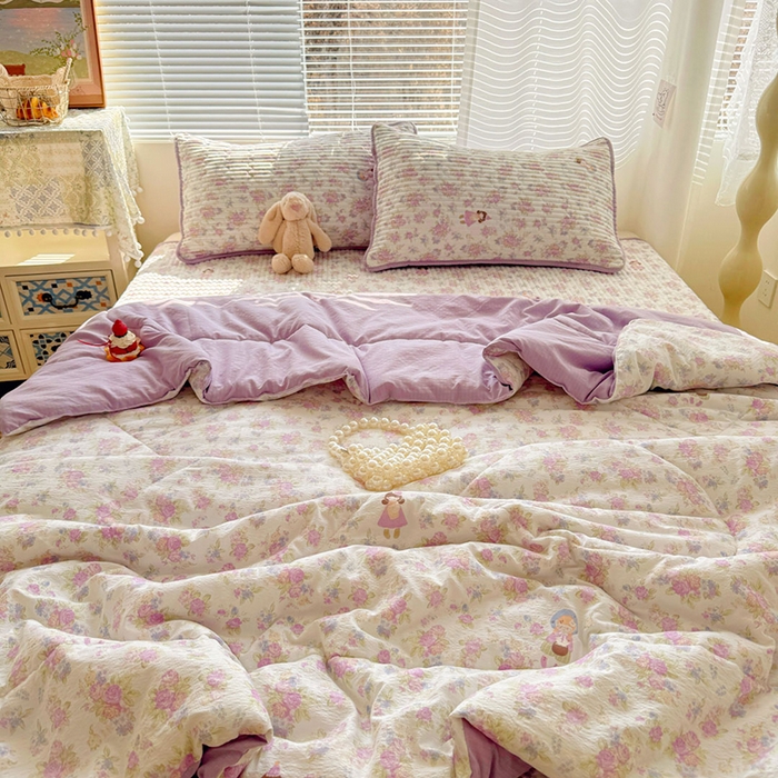 91家纺网 家纺一手货源 找家纺 玉海棠家纺 2026新款A类云感双层纱7A抗菌夏被夏凉被空调被四件套 花园女孩