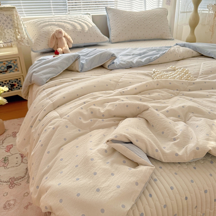 91家纺网 家纺一手货源 找家纺 玉海棠家纺 2026新款A类云感双层纱7A抗菌夏被夏凉被空调被四件套 蓝波点