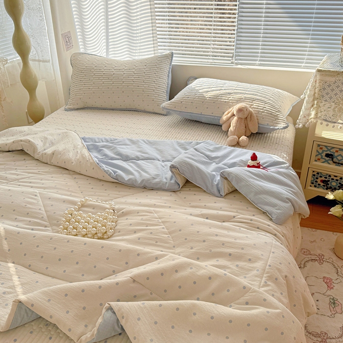 91家纺网 家纺一手货源 找家纺 玉海棠家纺 2026新款A类云感双层纱7A抗菌夏被夏凉被空调被四件套 蓝波点