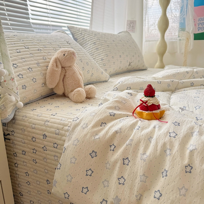 91家纺网 家纺一手货源 找家纺 玉海棠家纺 2026新款A类云感双层纱7A抗菌夏被夏凉被空调被四件套 蓝色星星