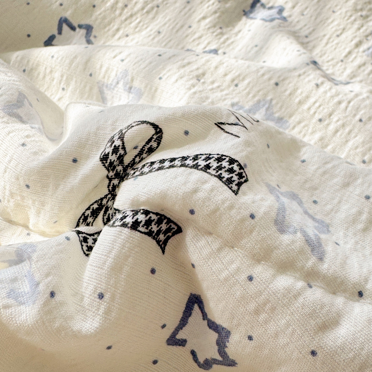 91家纺网 家纺一手货源 找家纺 玉海棠家纺 2026新款A类云感双层纱7A抗菌夏被夏凉被空调被四件套 蓝色星星