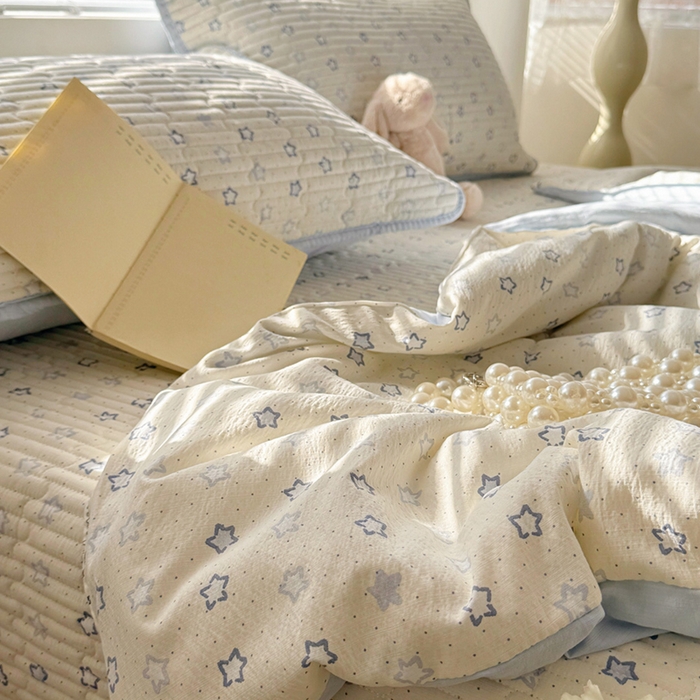 91家纺网 家纺一手货源 找家纺 玉海棠家纺 2026新款A类云感双层纱7A抗菌夏被夏凉被空调被四件套 蓝色星星