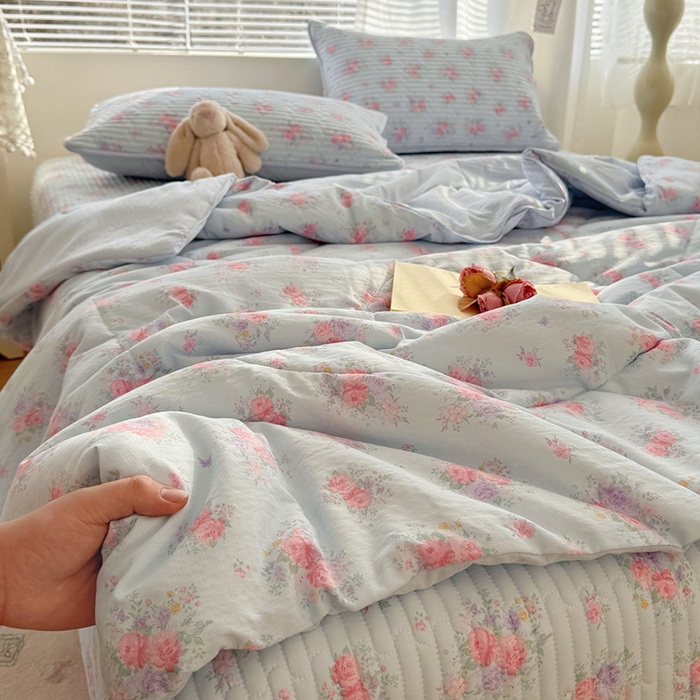 91家纺网 家纺一手货源 找家纺 玉海棠家纺 2026新款A类云感双层纱7A抗菌夏被夏凉被空调被四件套 蓝屿花室