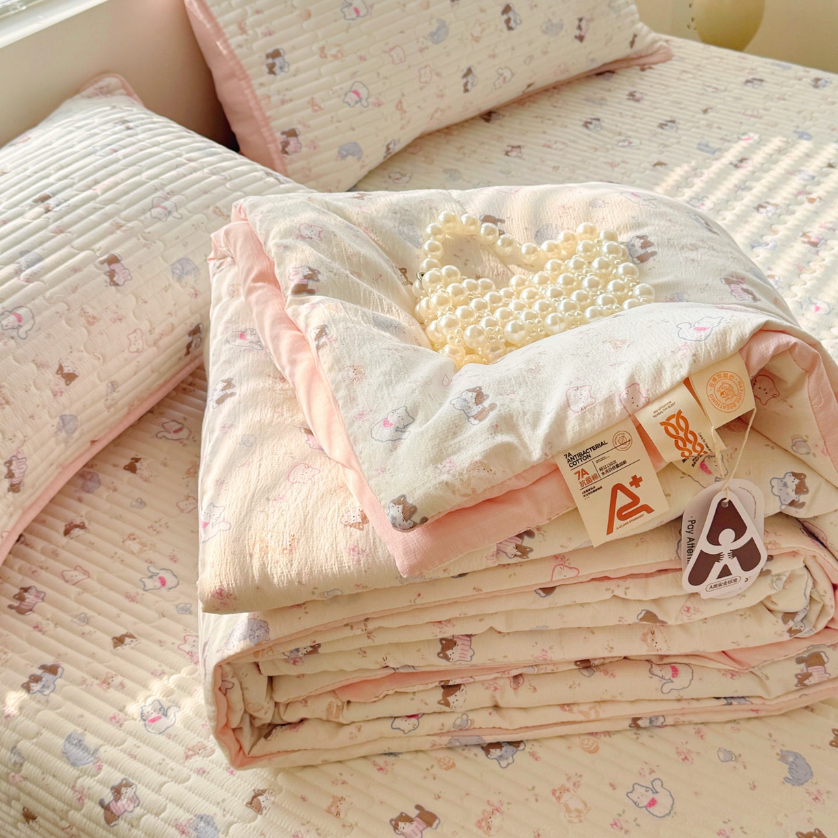 91家纺网 家纺一手货源 找家纺 玉海棠家纺 2026新款A类云感双层纱7A抗菌夏被夏凉被空调被四件套 萌宠集合