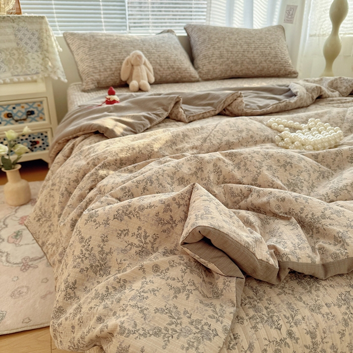 91家纺网 家纺一手货源 找家纺 玉海棠家纺 2026新款A类云感双层纱7A抗菌夏被夏凉被空调被四件套 慕斯