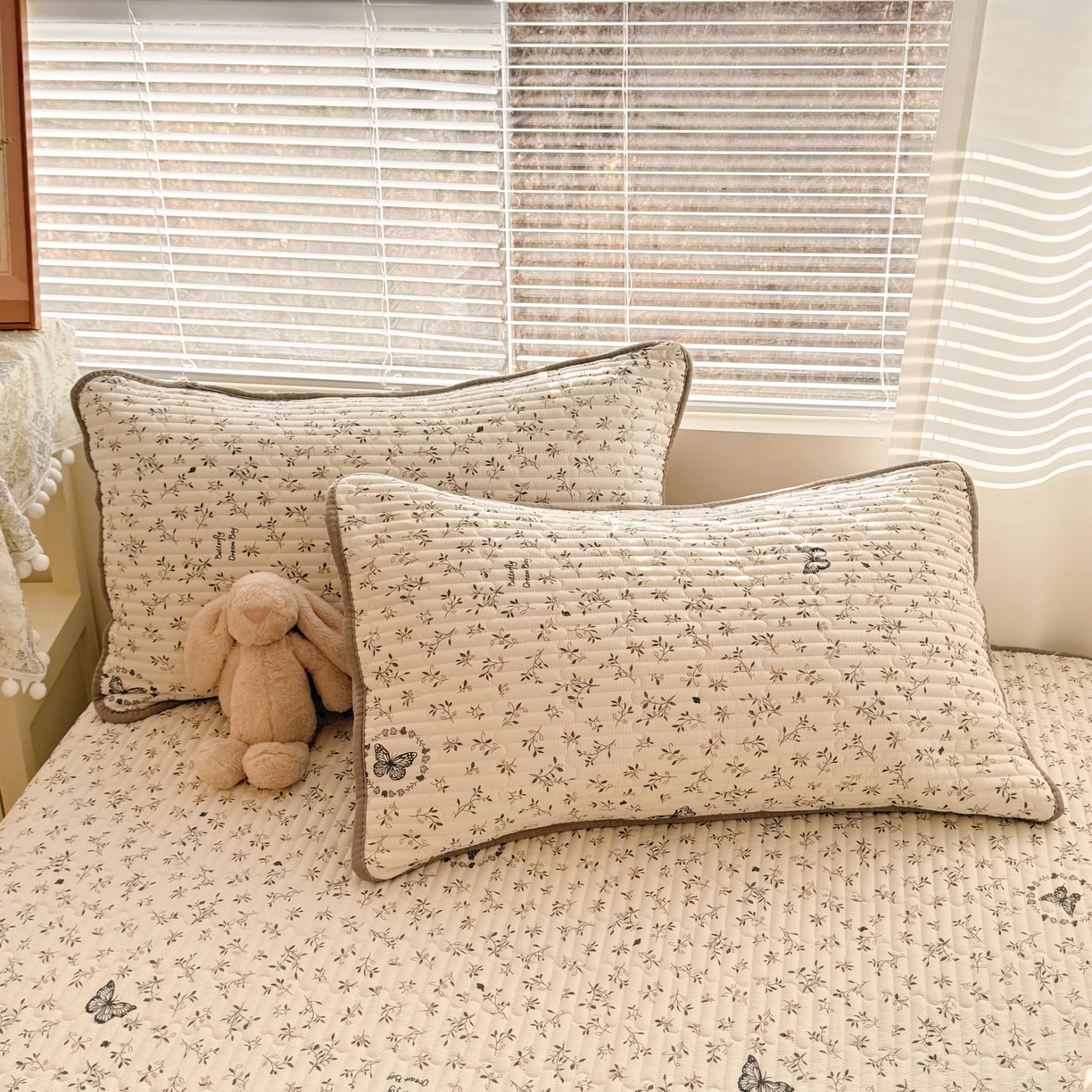 91家纺网 家纺一手货源 找家纺 玉海棠家纺 2026新款A类云感双层纱7A抗菌夏被夏凉被空调被四件套 扑蝴蝶