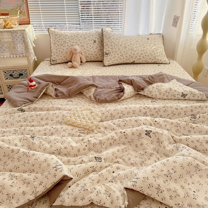 91家纺网 家纺一手货源 找家纺 玉海棠家纺 2026新款A类云感双层纱7A抗菌夏被夏凉被空调被四件套 扑蝴蝶