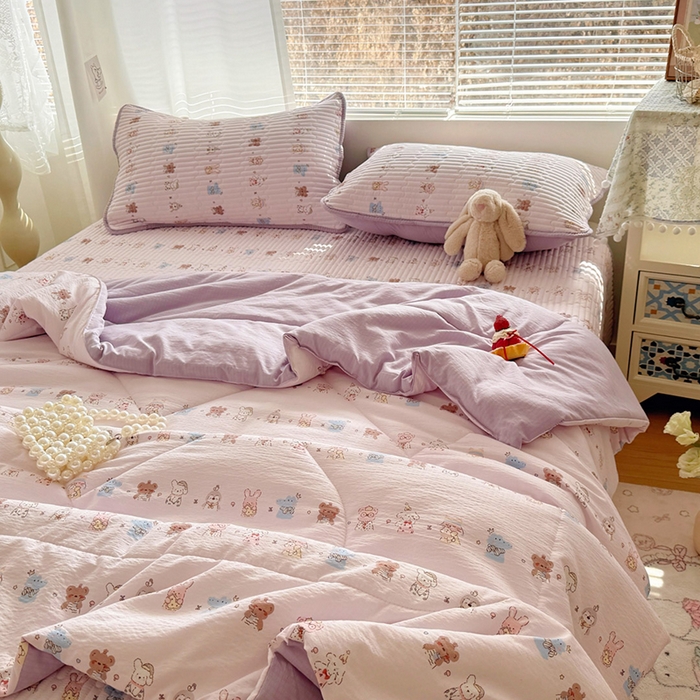 91家纺网 家纺一手货源 找家纺 玉海棠家纺 2026新款A类云感双层纱7A抗菌夏被夏凉被空调被四件套 童话故事