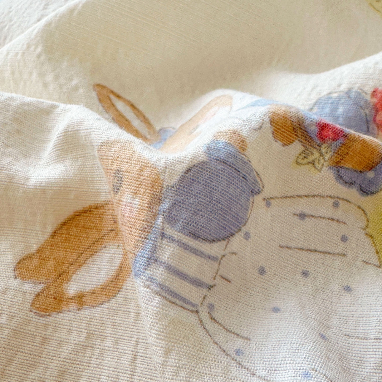 91家纺网 家纺一手货源 找家纺 玉海棠家纺 2026新款A类云感双层纱7A抗菌夏被夏凉被空调被四件套 兔兔花园