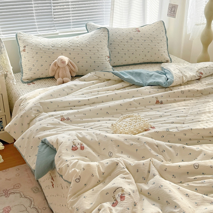 91家纺网 家纺一手货源 找家纺 玉海棠家纺 2026新款A类云感双层纱7A抗菌夏被夏凉被空调被四件套 兔先生