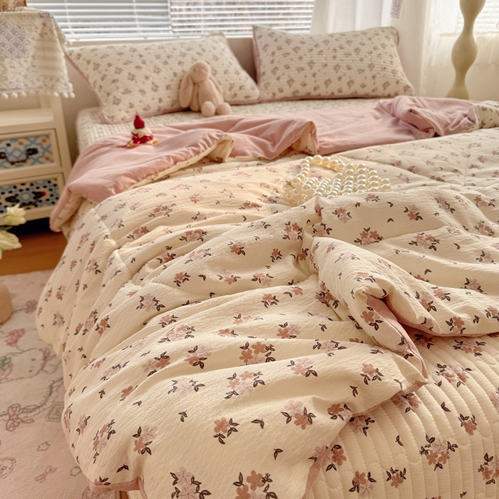 91家纺网 家纺一手货源 找家纺 玉海棠家纺 2026新款A类云感双层纱7A抗菌夏被夏凉被空调被四件套 杏花灿烂