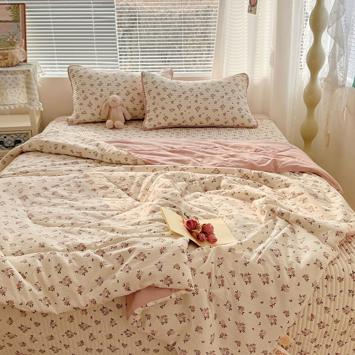 91家纺网 家纺一手货源 找家纺 玉海棠家纺 2026新款A类云感双层纱7A抗菌夏被夏凉被空调被四件套 杏花灿烂