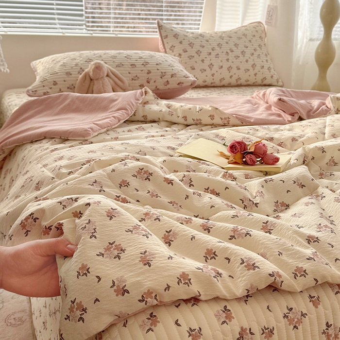 91家纺网 家纺一手货源 找家纺 玉海棠家纺 2026新款A类云感双层纱7A抗菌夏被夏凉被空调被四件套 杏花灿烂