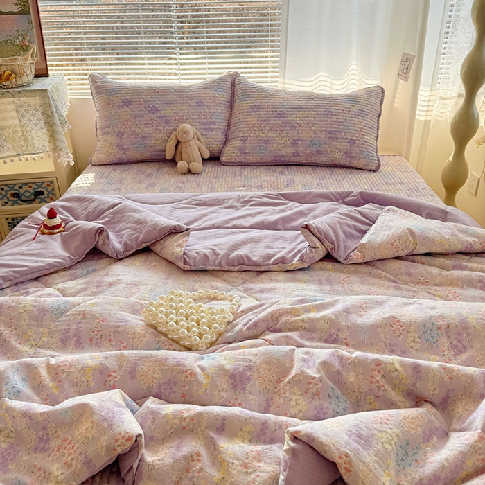 91家纺网 家纺一手货源 找家纺 玉海棠家纺 2026新款A类云感双层纱7A抗菌夏被夏凉被空调被四件套 紫韵花信