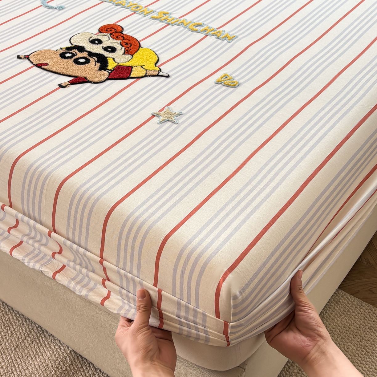 91家纺网 家纺一手货源 找家纺 （总）居眠 2026新款全棉刺绣蜡笔小新床笠