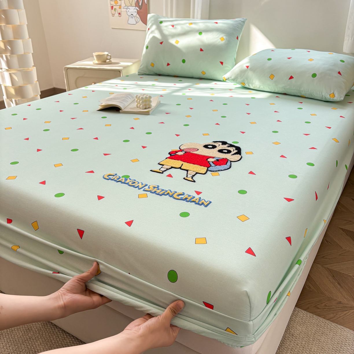 91家纺网 家纺一手货源 找家纺 居眠 2026新款全棉刺绣蜡笔小新床笠 稚趣童年-小新