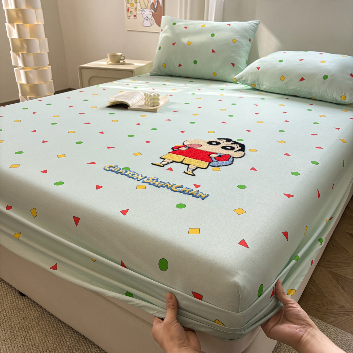 91家纺网 家纺一手货源 找家纺 居眠 2026新款全棉刺绣蜡笔小新床笠 稚趣童年-小新