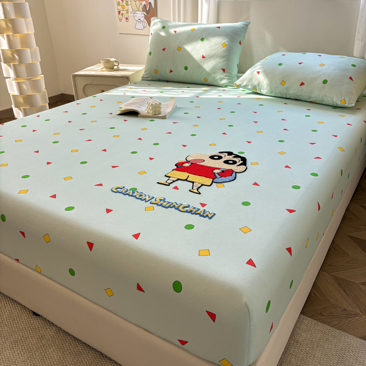 91家纺网 家纺一手货源 找家纺 居眠 2026新款全棉刺绣蜡笔小新床笠 稚趣童年-小新