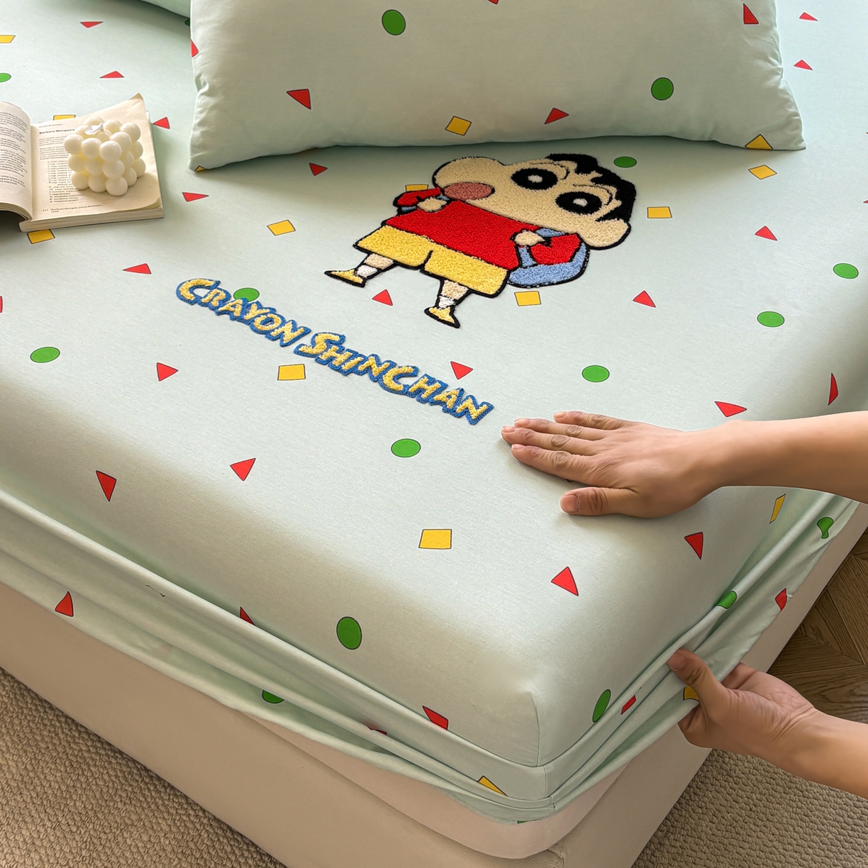 91家纺网 家纺一手货源 找家纺 居眠 2026新款全棉刺绣蜡笔小新床笠 稚趣童年-小新