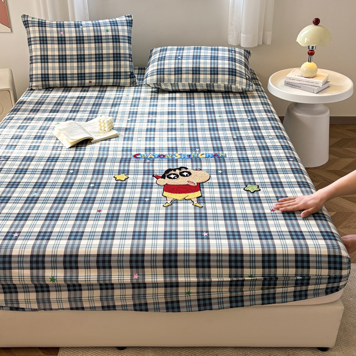 91家纺网 家纺一手货源 找家纺 居眠 2026新款全棉刺绣蜡笔小新床笠 由由里-小新