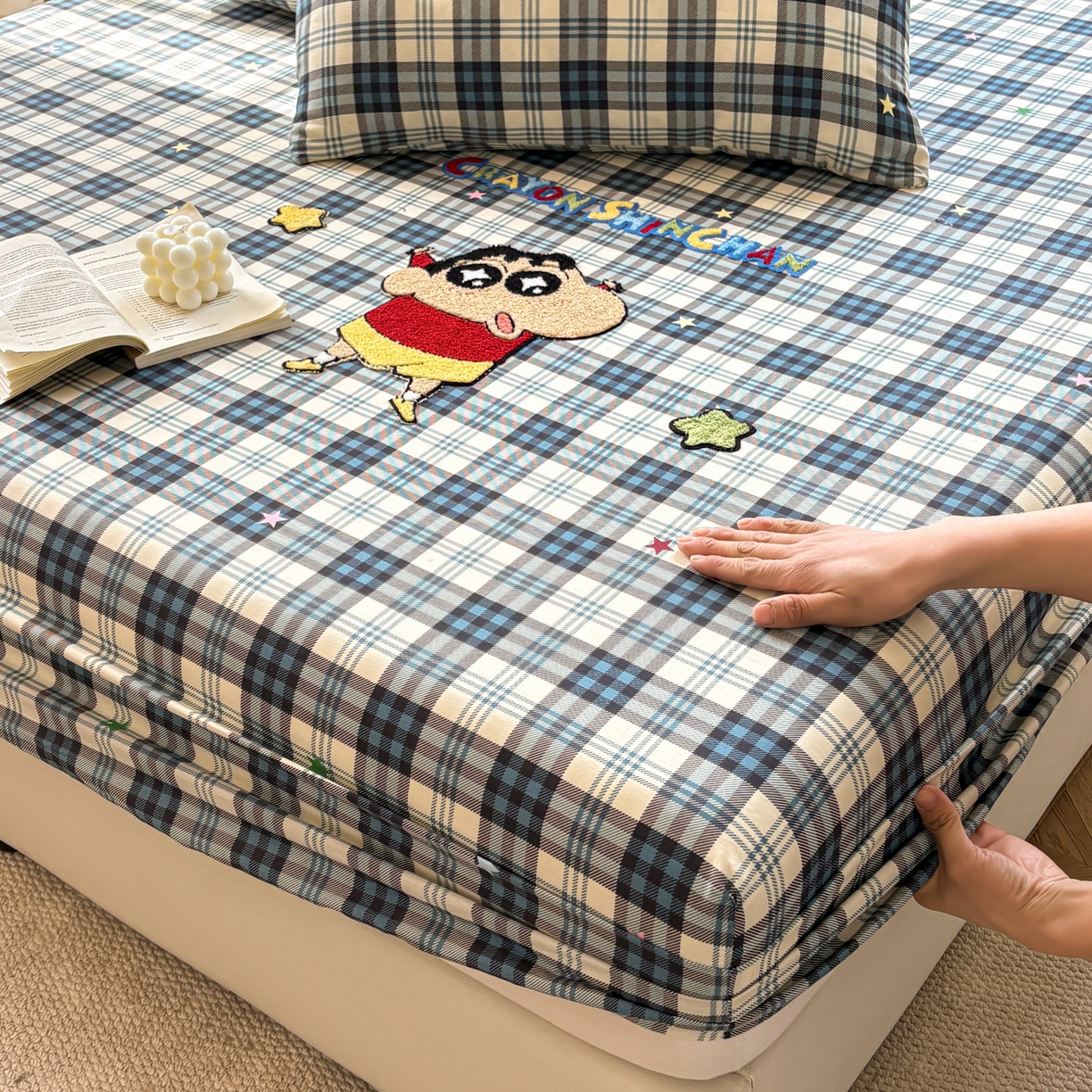 91家纺网 家纺一手货源 找家纺 居眠 2026新款全棉刺绣蜡笔小新床笠 由由里-小新