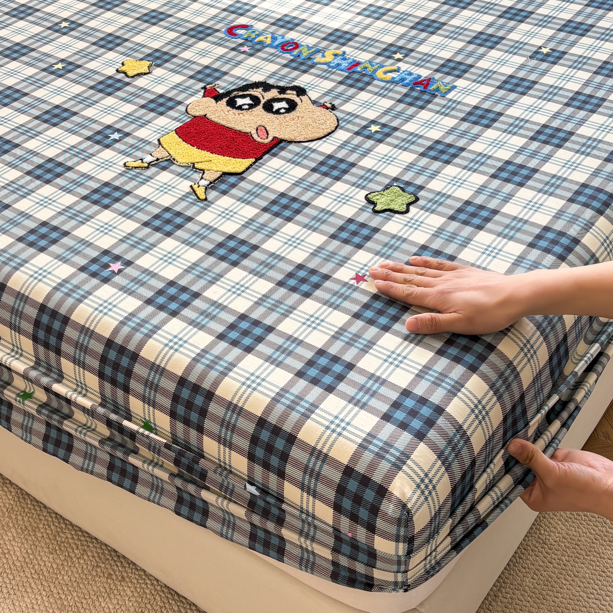 91家纺网 家纺一手货源 找家纺 居眠 2026新款全棉刺绣蜡笔小新床笠 由由里-小新