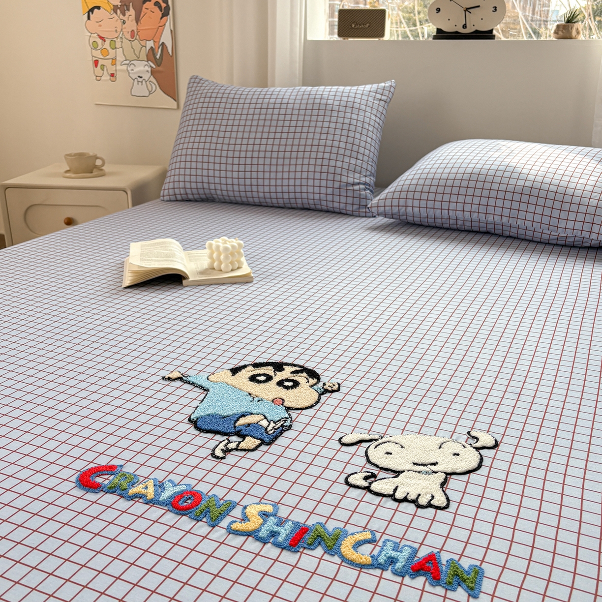 91家纺网 家纺一手货源 找家纺 居眠 2026新款全棉刺绣蜡笔小新床笠 细格灰蓝-小新