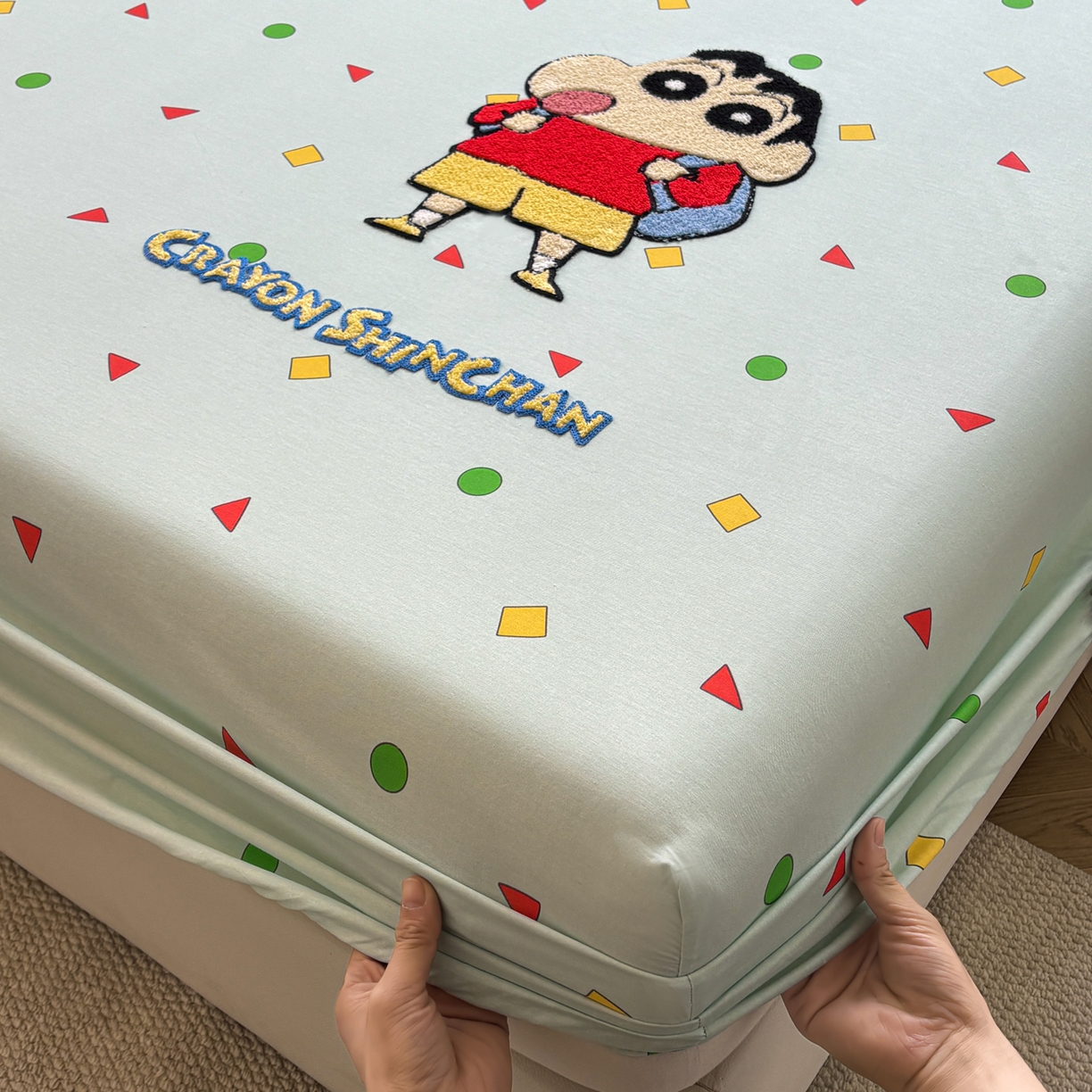 91家纺网 家纺一手货源 找家纺 居眠 2026新款全棉刺绣蜡笔小新床笠 稚趣童年-小新