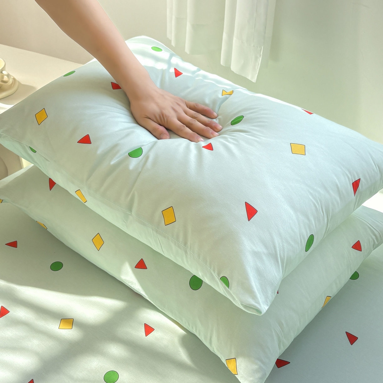 91家纺网 家纺一手货源 找家纺 居眠 2026新款全棉刺绣蜡笔小新枕套 稚趣童年-小新