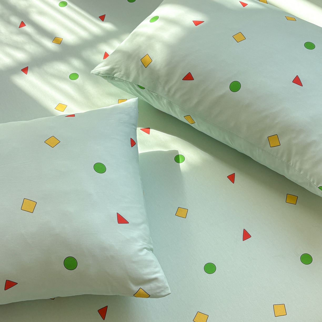 91家纺网 家纺一手货源 找家纺 居眠 2026新款全棉刺绣蜡笔小新枕套 稚趣童年-小新