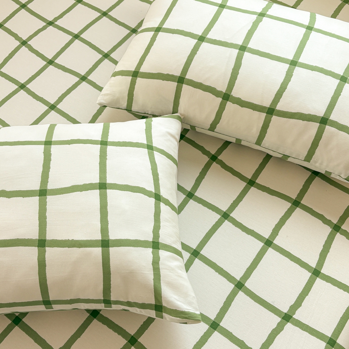 91家纺网 家纺一手货源 找家纺 居眠 2026新款全棉刺绣蜡笔小新枕套 绿格-小新