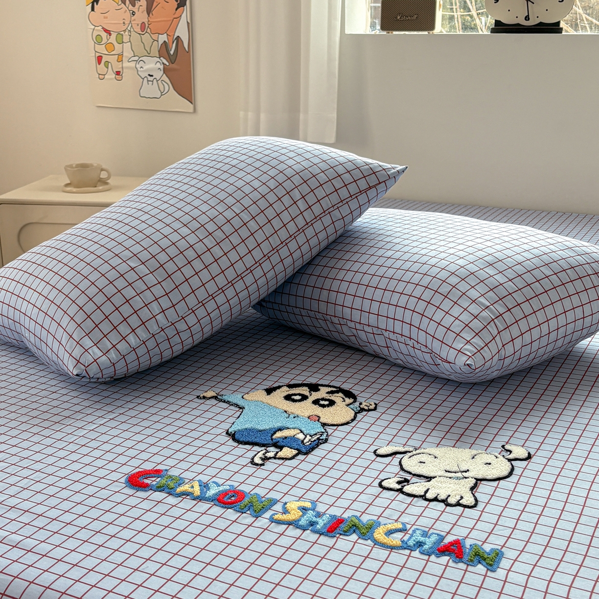 91家纺网 家纺一手货源 找家纺 居眠 2026新款全棉刺绣蜡笔小新枕套 细格灰蓝-小新