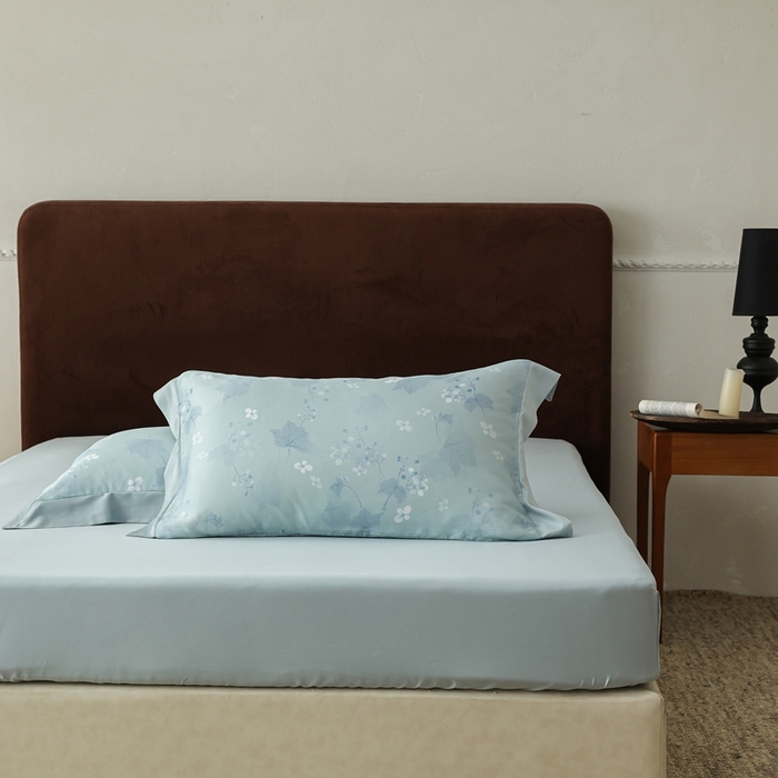 91家纺网 家纺一手货源 找家纺 ROZ home 蕊姿家居 2026新款60s天丝棉数码印花单床笠 秋海棠 山岚