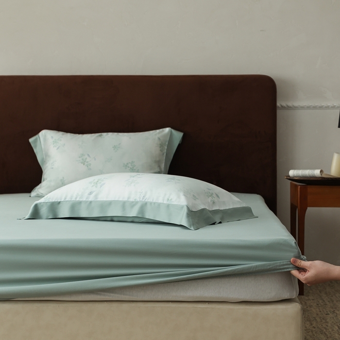 91家纺网 家纺一手货源 找家纺 ROZ home 蕊姿家居 2026新款60s天丝棉数码印花单床笠 浮香 松石绿