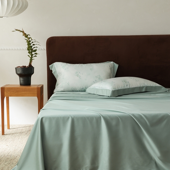 91家纺网 家纺一手货源 找家纺 ROZ home 蕊姿家居 2026新款60s天丝棉数码印花单床笠 浮香 松石绿