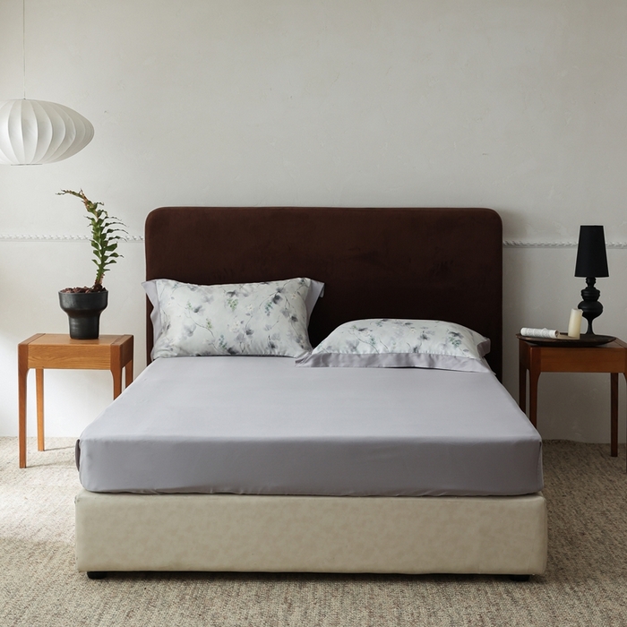 91家纺网 家纺一手货源 找家纺 ROZ home 蕊姿家居 2026新款60s天丝棉数码印花单床笠 葡萄绿 极致灰