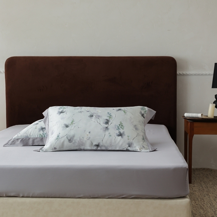 91家纺网 家纺一手货源 找家纺 ROZ home 蕊姿家居 2026新款60s天丝棉数码印花单床单 葡萄绿 极致灰