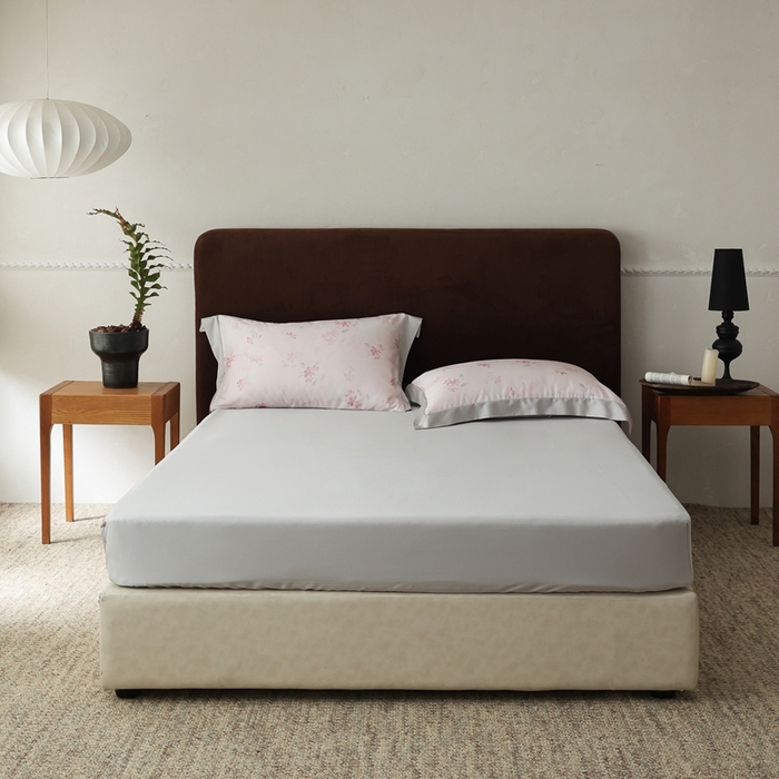 91家纺网 家纺一手货源 找家纺 ROZ home 蕊姿家居 2026新款60s天丝棉数码印花单床单 浮香粉 巴黎灰