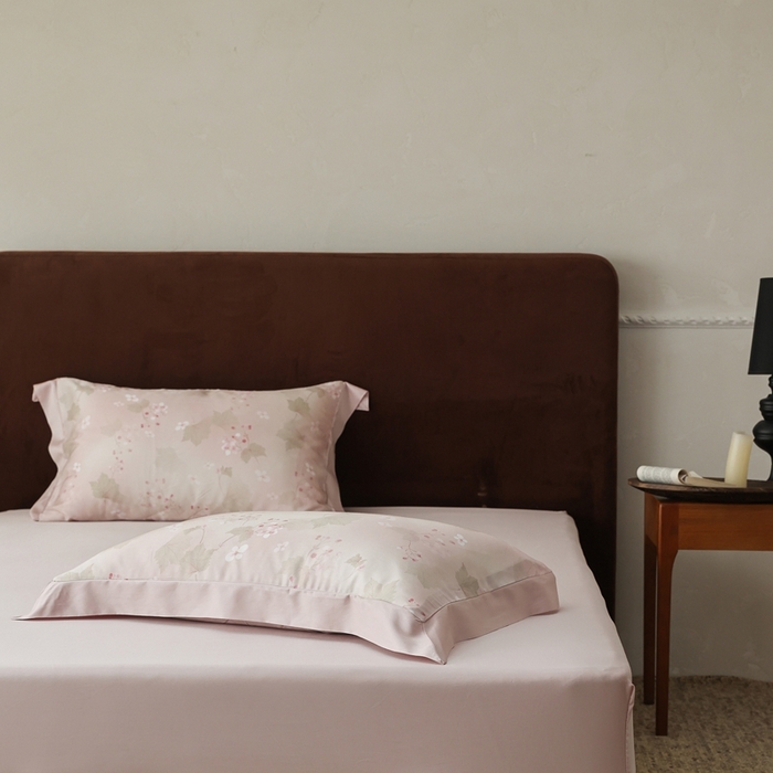 91家纺网 家纺一手货源 找家纺 ROZ home 蕊姿家居 2026新款60s天丝棉数码印花单床单 秋海棠 柔雾粉