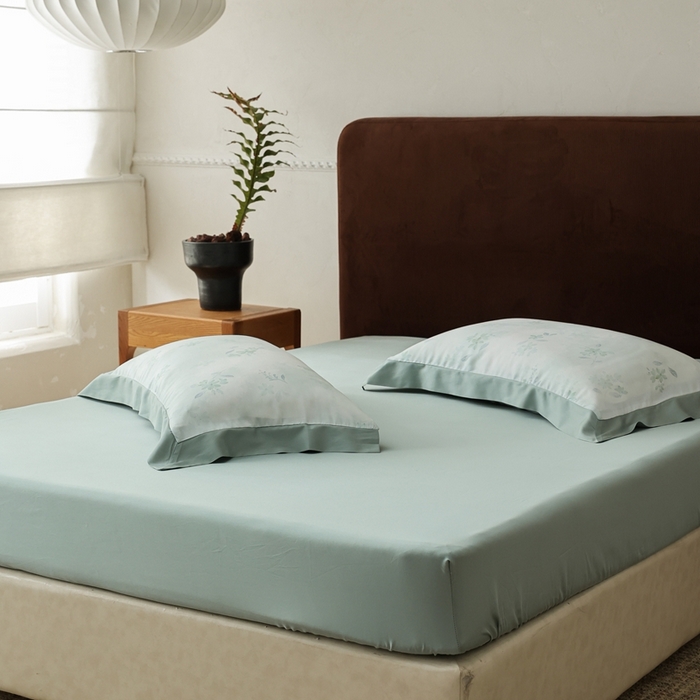 91家纺网 家纺一手货源 找家纺 ROZ home 蕊姿家居 2026新款60s天丝棉数码印花单枕套 浮香 松石绿