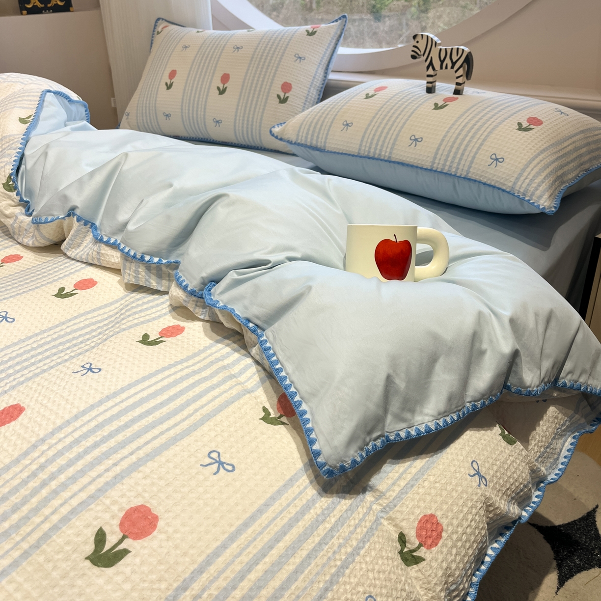 91家纺网 家纺一手货源 找家纺 如一 2026春夏新款全棉纯棉华夫格印花三角针工艺四件套 夏朵-蓝