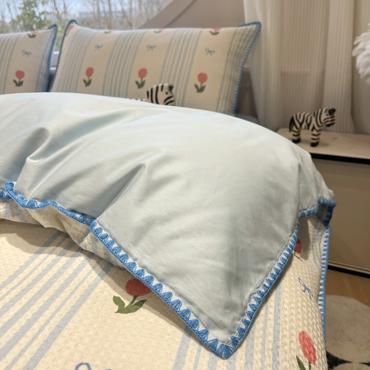 91家纺网 家纺一手货源 找家纺 如一 2026春夏新款全棉纯棉华夫格印花三角针工艺四件套 夏朵-蓝