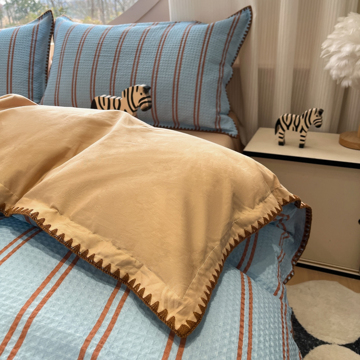 91家纺网 家纺一手货源 找家纺 如一 2026春夏新款全棉纯棉华夫格印花三角针工艺四件套 风月-蓝